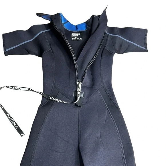 Akona wetsuit,women size  5/6 .Black ,scuba diving , sea doo,surfing ,Neoprene - Picture 5 of 13